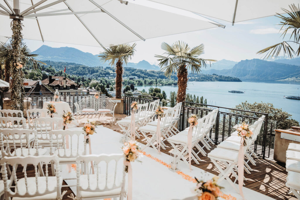 Trauung auf dem Balkon des Art Deco Hotel Montana Luzern