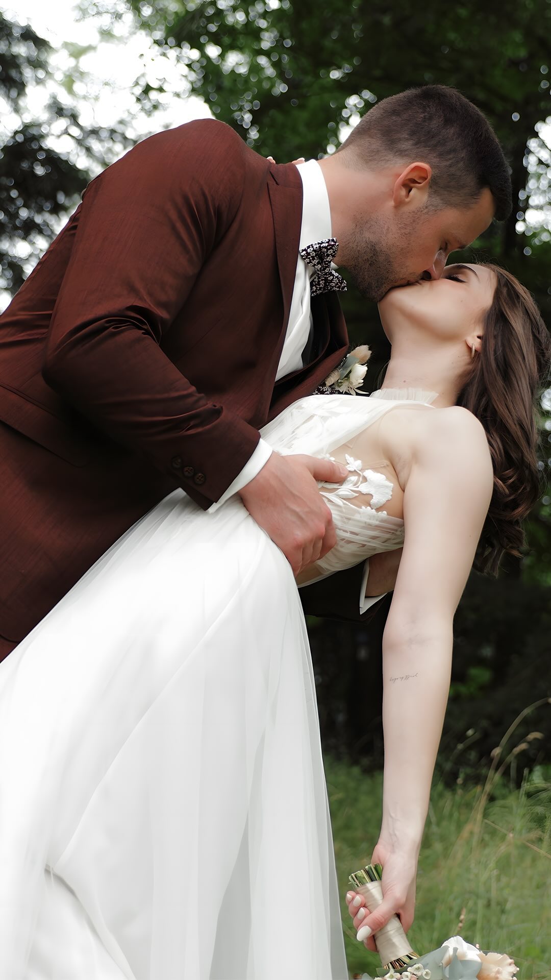 Melanie + Jannik „Ihr versprecht euch einander Zeit zu schenken, Zeit zum Lachen, Zeit zum Träumen, Zeit zum Wachsen und Zeit zum Leben.“ #swissweddingplaner #elegantweddings #luzern #swisswedding #hochzeitsvideo #hochzeitschweiz #hochzeitsfilm #weddingvideo #weddingfilm #zürich #hochzeitschweiz #swissgirl #swissmade #weddingswitzerland #swissweddingphotographer #bridetobe